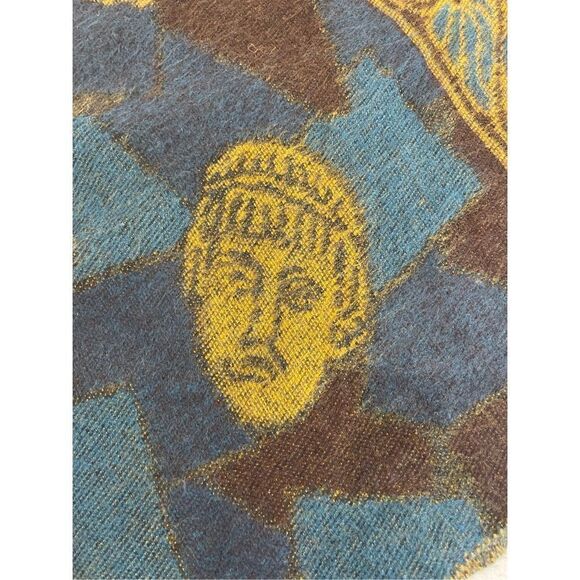 Vintage Fendi scarf Roman heads - Picture 4 of 7